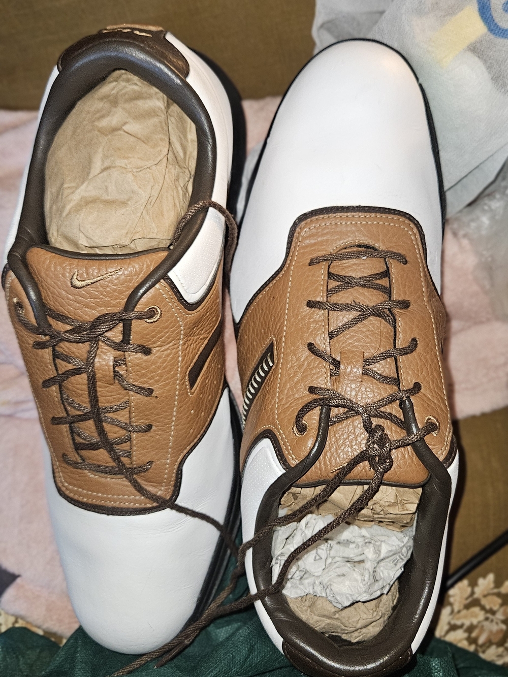 Nike Men’s Golf Shoes in White and Brown